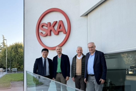 公司2025年度董事會(huì)順利召開(圖2) 公司2025年度董事會(huì)順利召開(圖2)